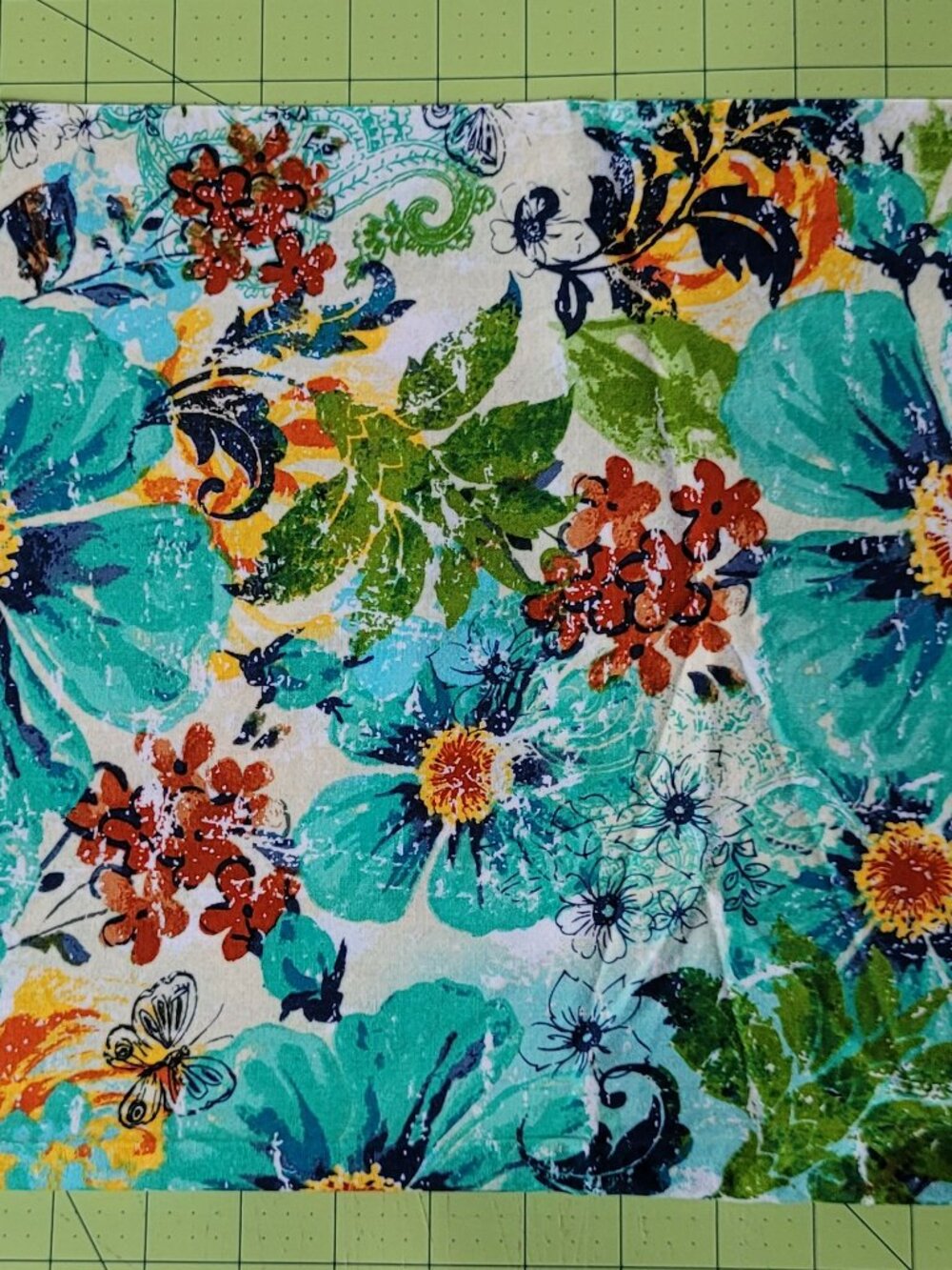 Beautiful Floral Cotton Fabric 1/2 Yard (18" x 42")